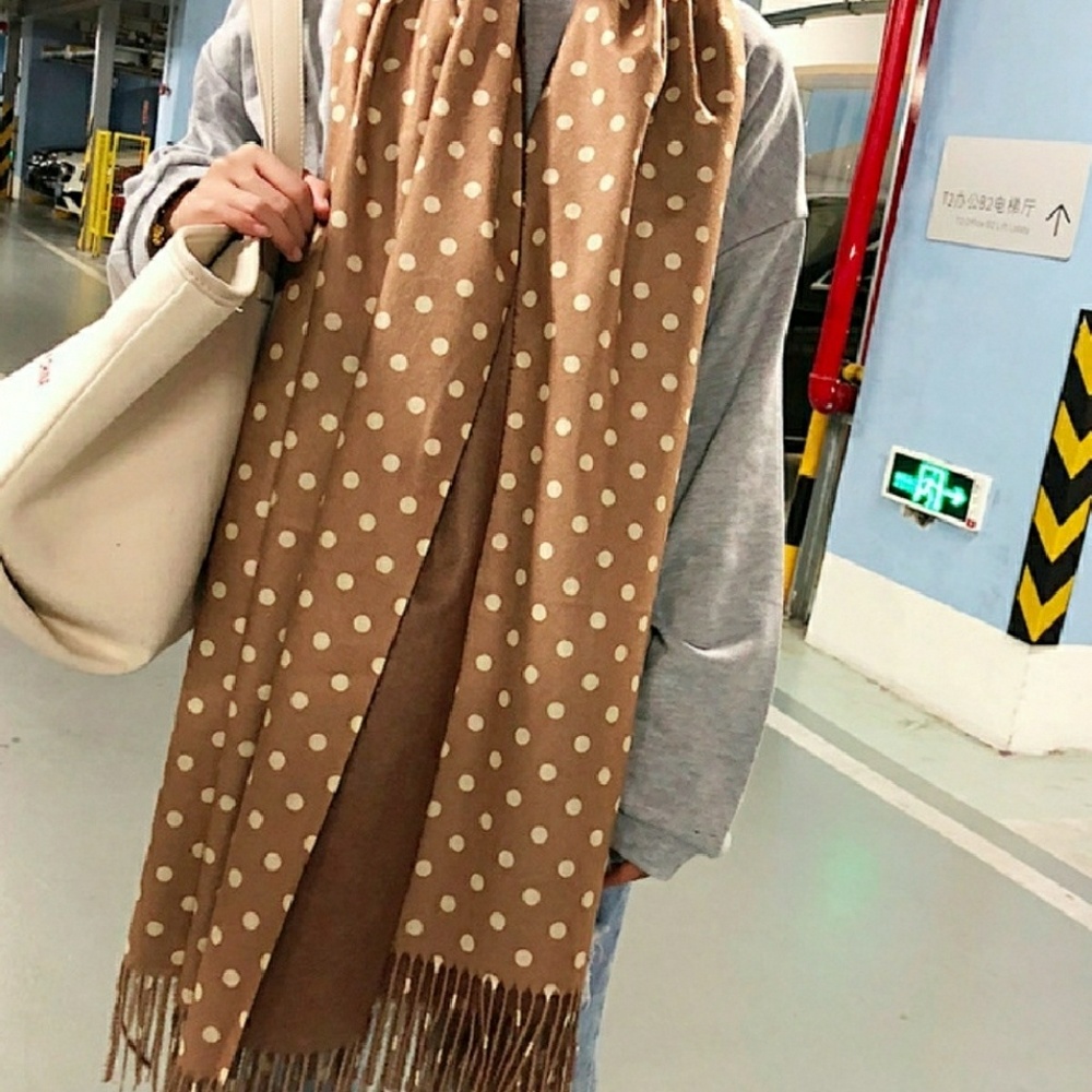 Women's scarf - Picture 1 of 5